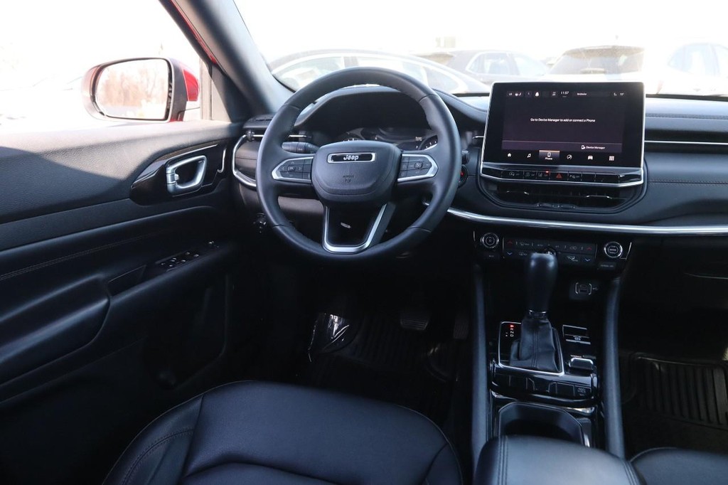 Jeep Compass Vehicle Full-screen Gallery Image 21