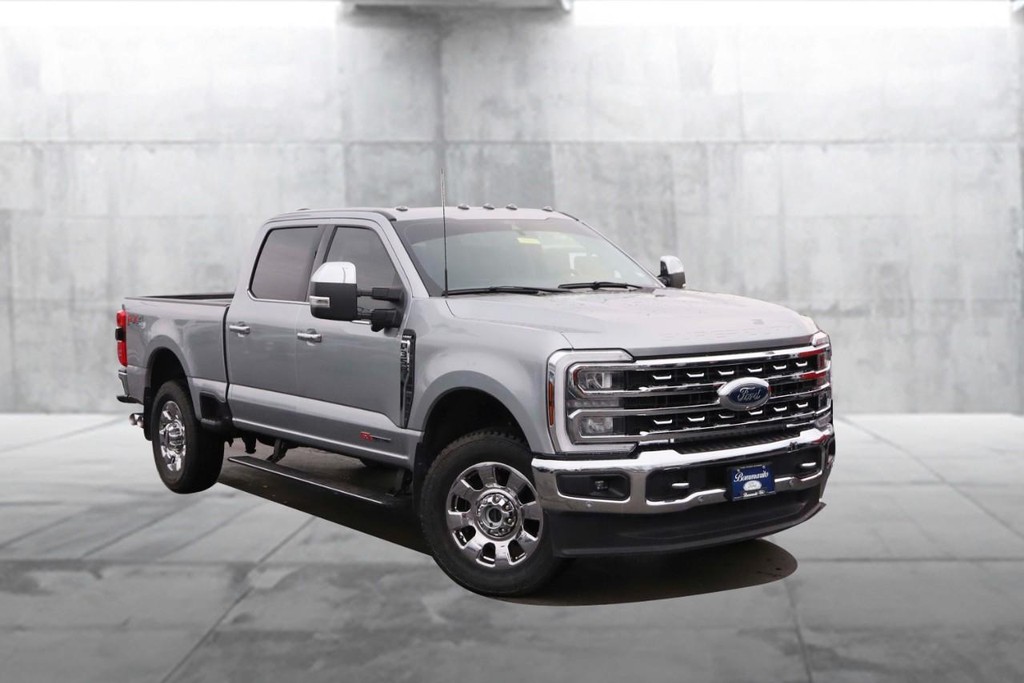 Ford Super Duty F-350 SRW Vehicle Image 02