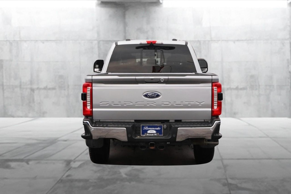 Ford Super Duty F-350 SRW Vehicle Image 06