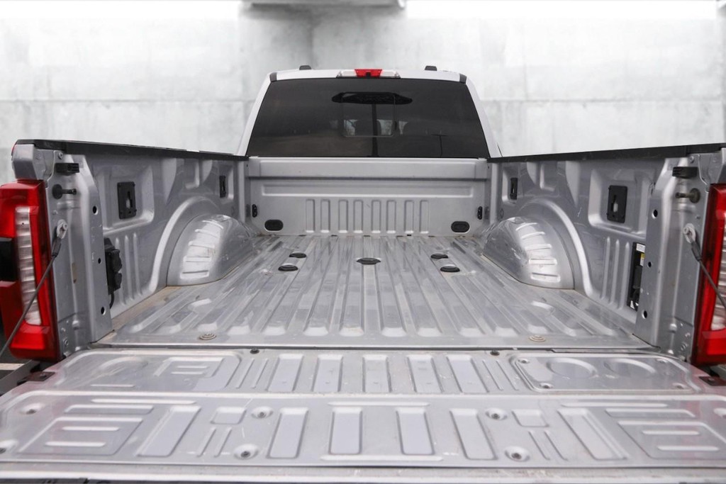 Ford Super Duty F-350 SRW Vehicle Image 07