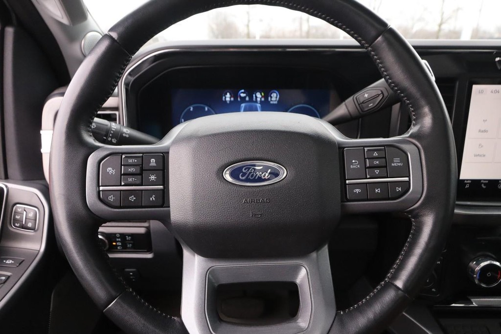 Ford Super Duty F-350 SRW Vehicle Image 11