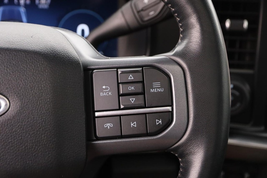 Ford Super Duty F-350 SRW Vehicle Image 13