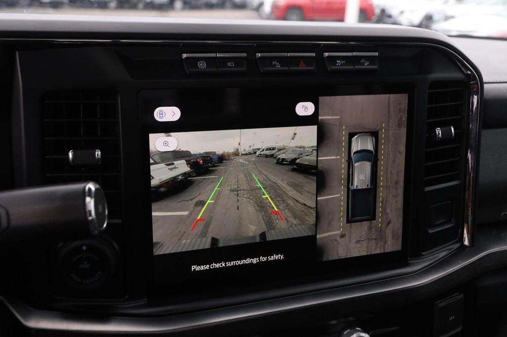 Ford Super Duty F-350 SRW Vehicle Image 18