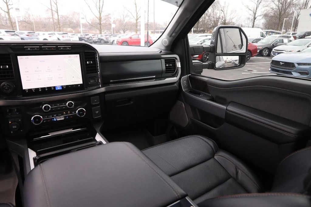 Ford Super Duty F-350 SRW Vehicle Image 26