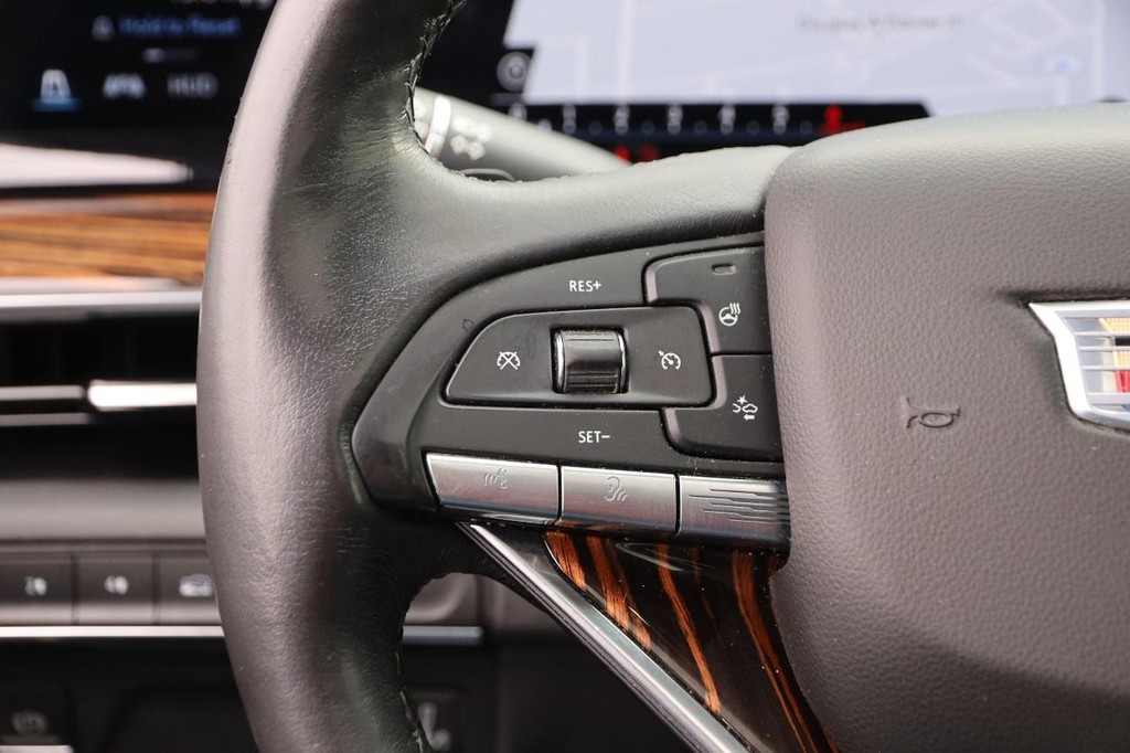 Cadillac Escalade ESV Vehicle Image 15