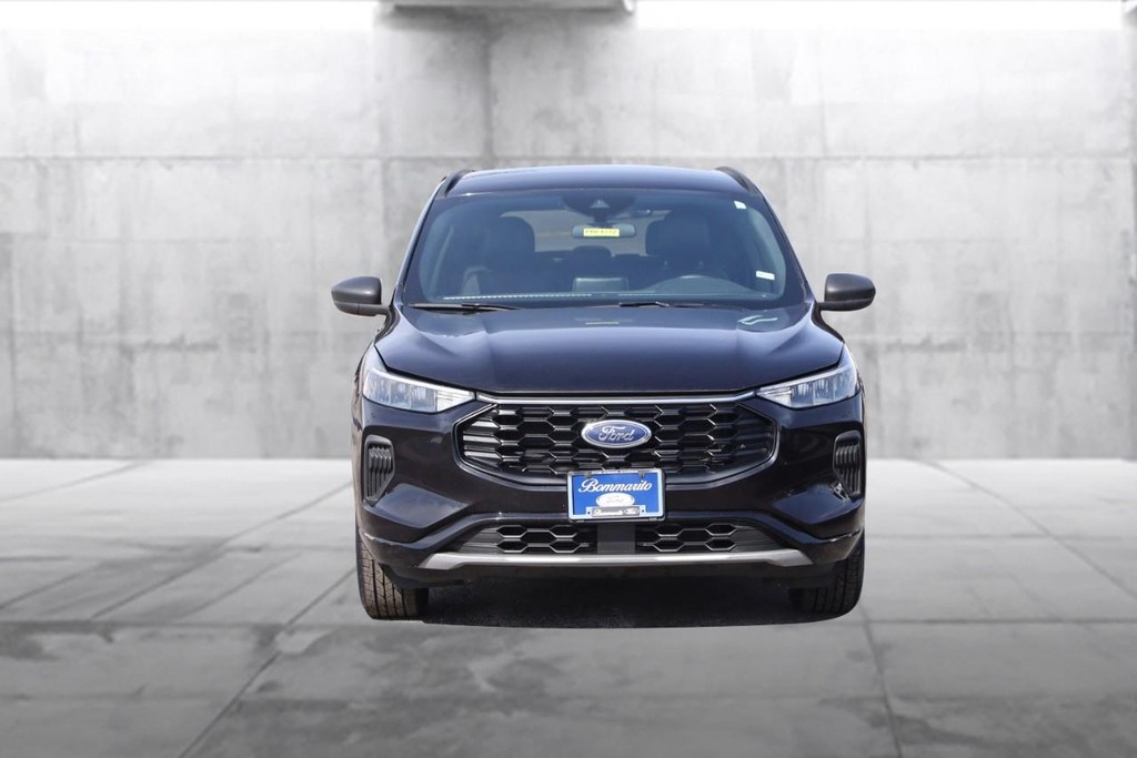 Ford Escape Vehicle Image 04