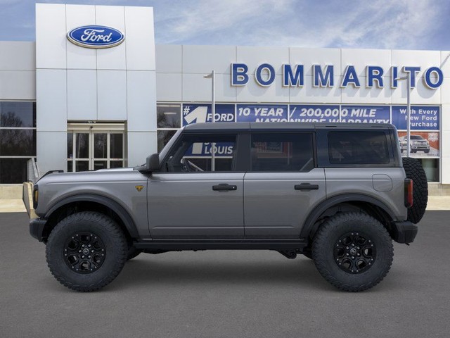 Ford Bronco Vehicle Image 03