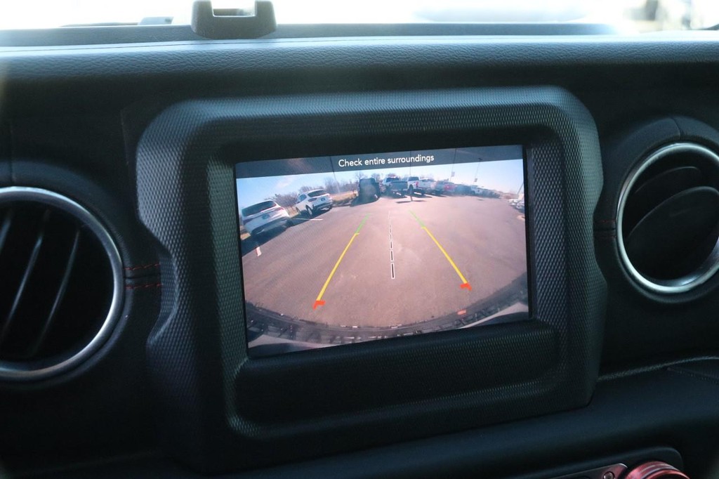 Jeep Wrangler Unlimited Vehicle Image 17