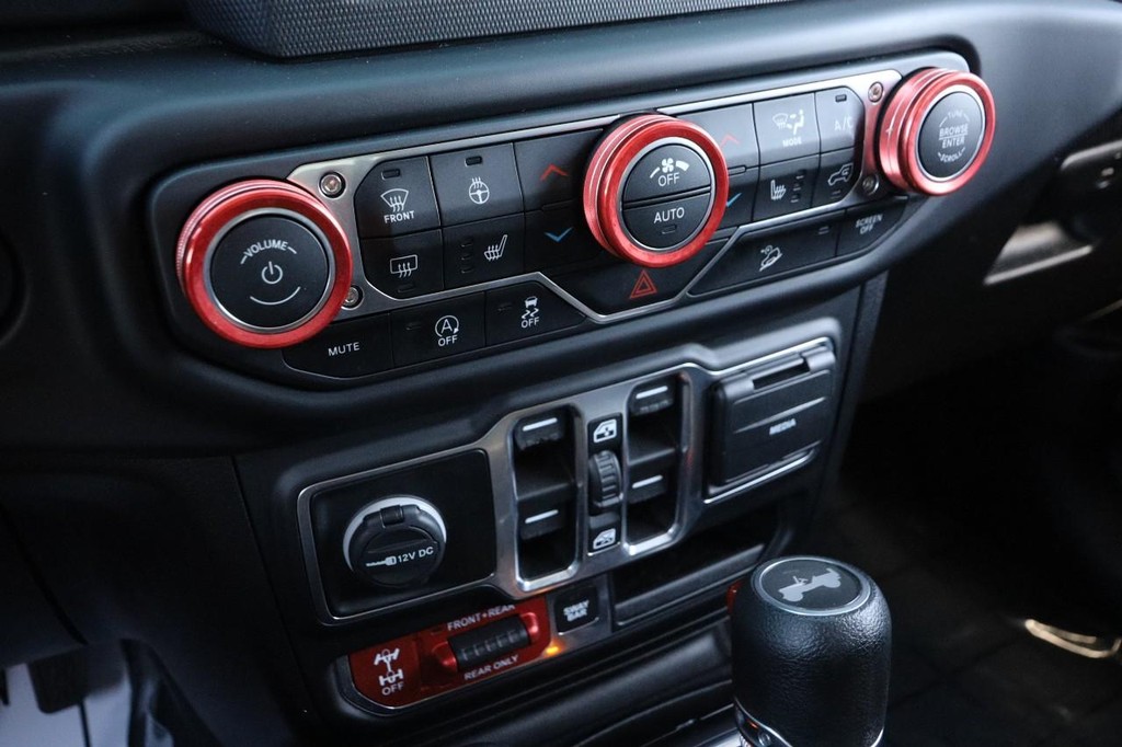 Jeep Wrangler Unlimited Vehicle Image 18