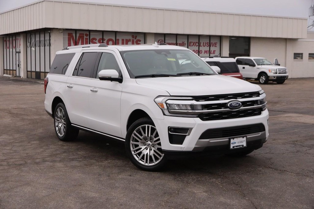 Ford Expedition Max Vehicle Full-screen Gallery Image 2