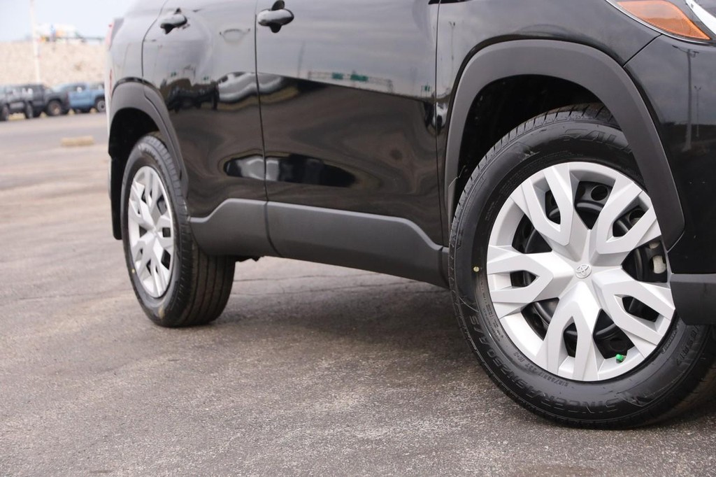 Toyota Corolla Cross Vehicle Full-screen Gallery Image 3