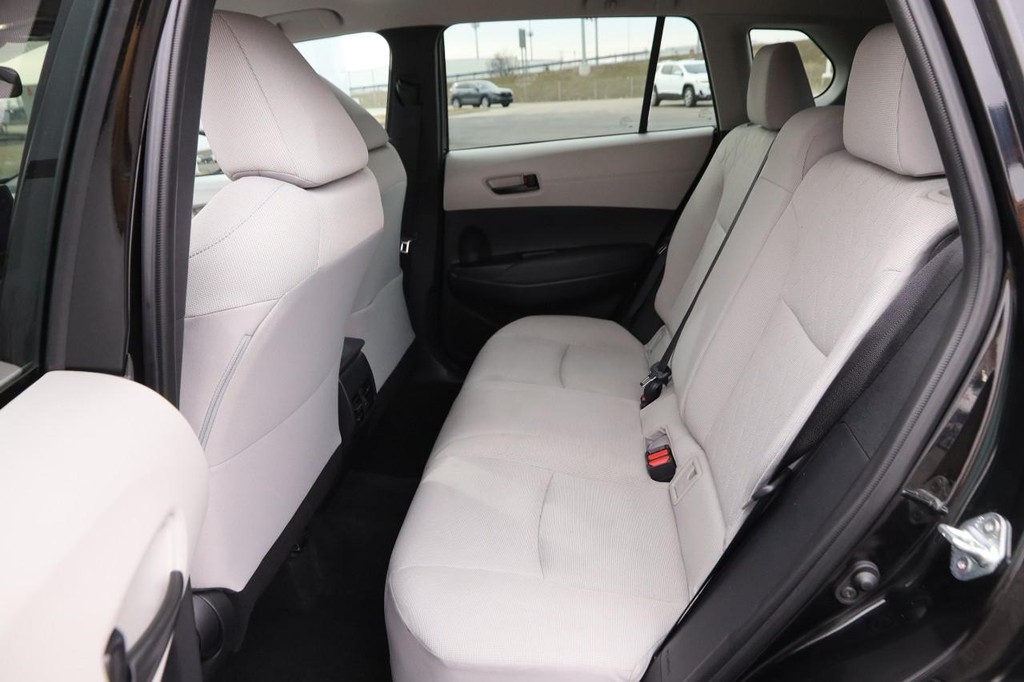 Toyota Corolla Cross Vehicle Full-screen Gallery Image 9