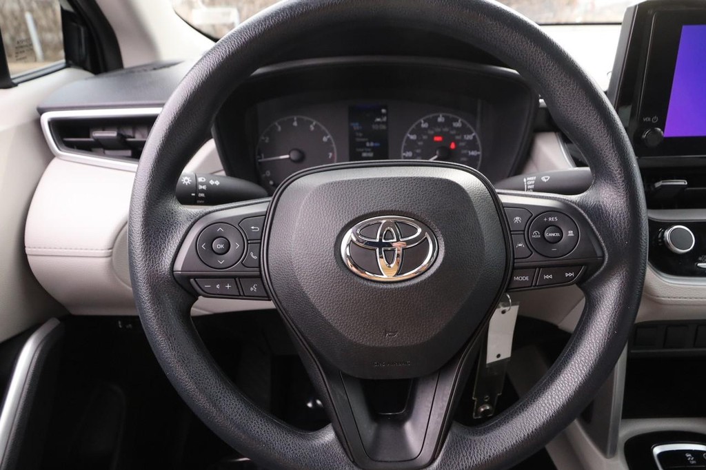 Toyota Corolla Cross Vehicle Full-screen Gallery Image 10