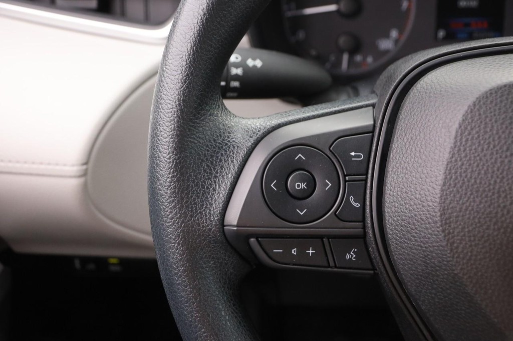 Toyota Corolla Cross Vehicle Full-screen Gallery Image 11