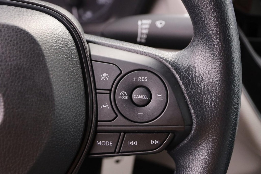 Toyota Corolla Cross Vehicle Full-screen Gallery Image 12