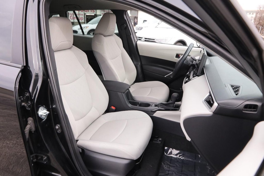 Toyota Corolla Cross Vehicle Full-screen Gallery Image 23