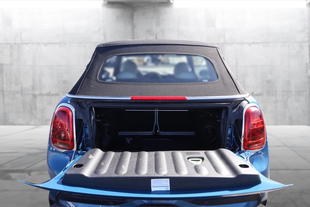 MINI Convertible Vehicle Image 07