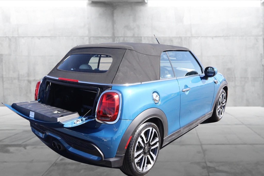 MINI Convertible Vehicle Image 08