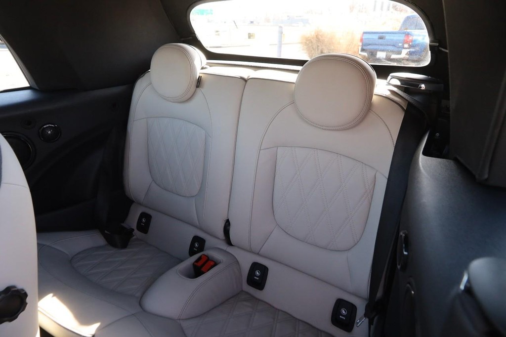 MINI Convertible Vehicle Image 10