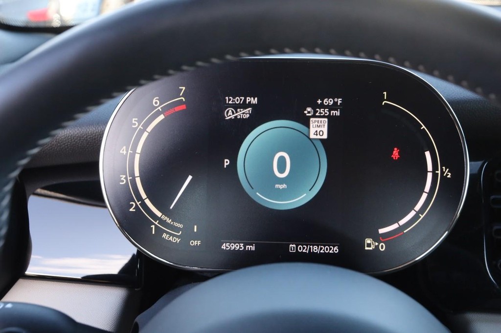 MINI Convertible Vehicle Image 14