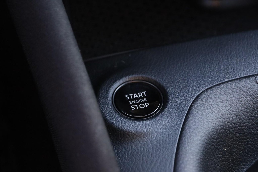 Nissan Z Vehicle Image 11