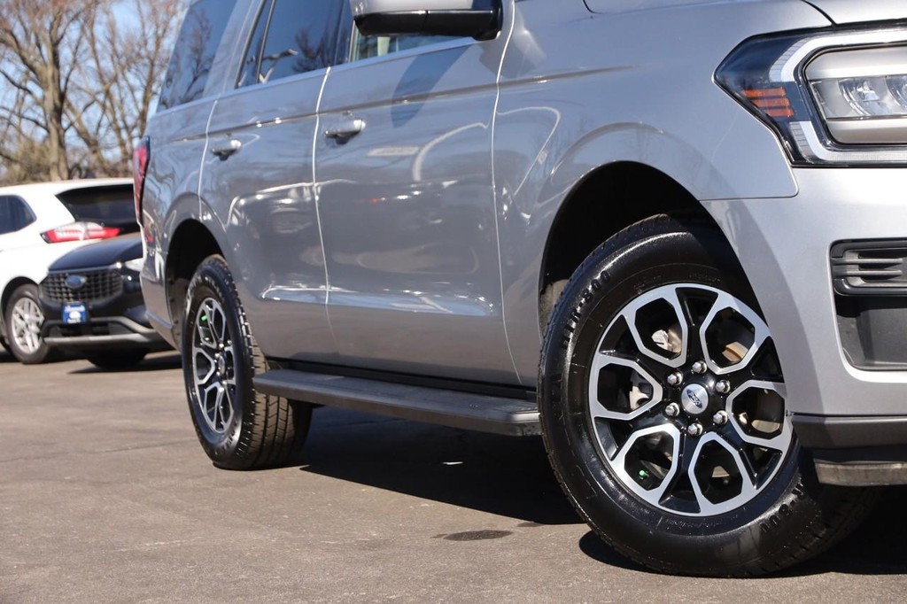 Ford Expedition Vehicle Image 03