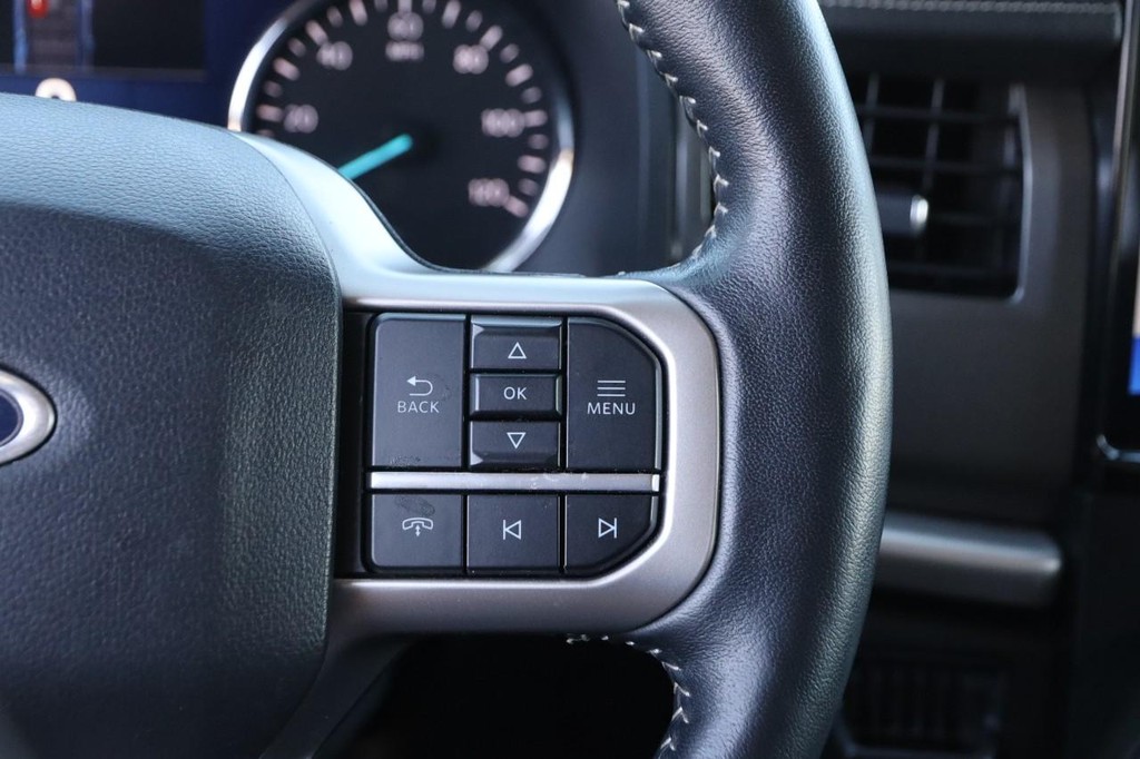 Ford Expedition Vehicle Image 15