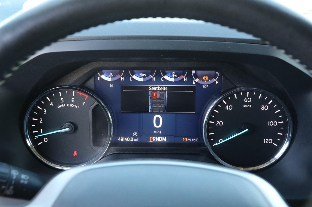 Ford Expedition Vehicle Image 16