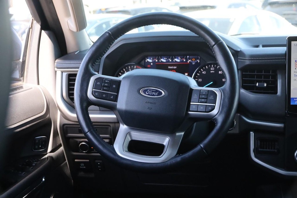 Ford Expedition Vehicle Image 26