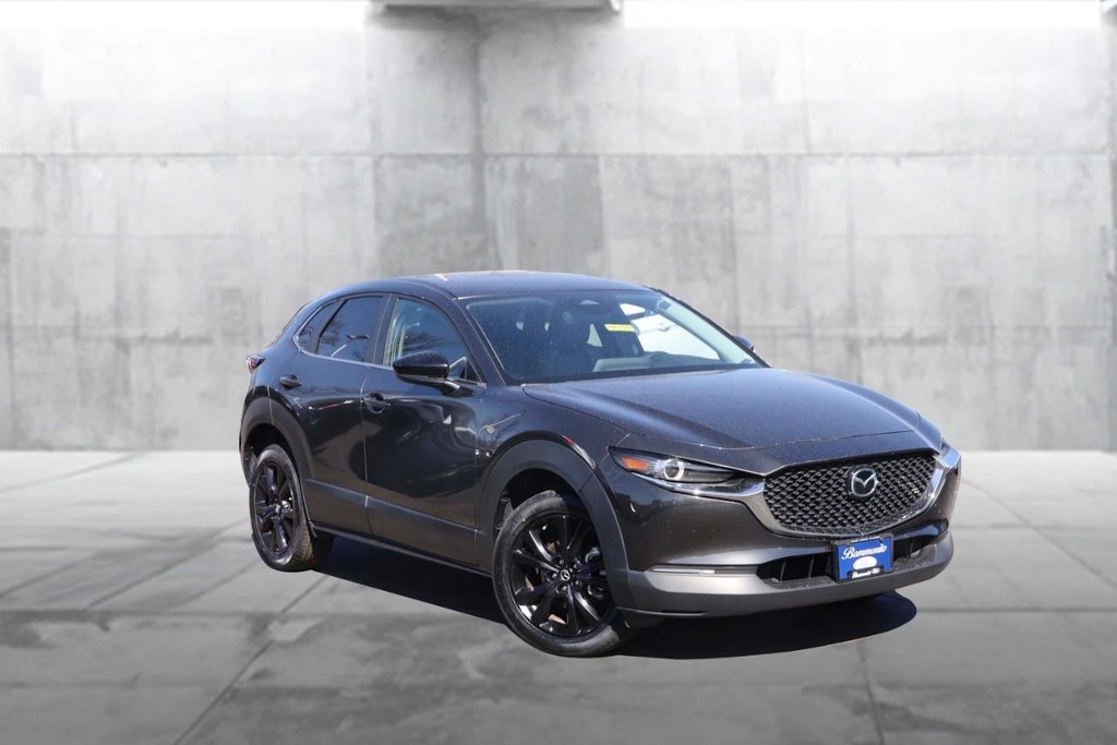 Mazda CX-30 Vehicle Full-screen Gallery Image 2