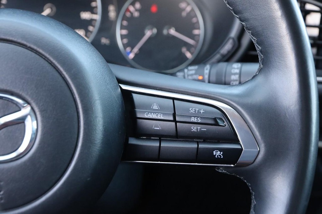 Mazda CX-30 Vehicle Full-screen Gallery Image 13