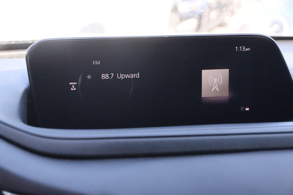 Mazda CX-30 Vehicle Full-screen Gallery Image 15