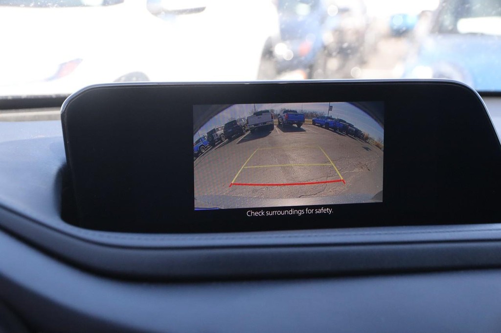 Mazda CX-30 Vehicle Full-screen Gallery Image 16