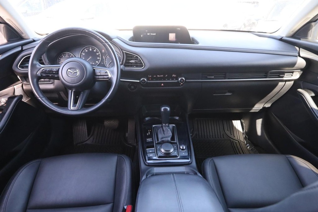 Mazda CX-30 Vehicle Full-screen Gallery Image 21