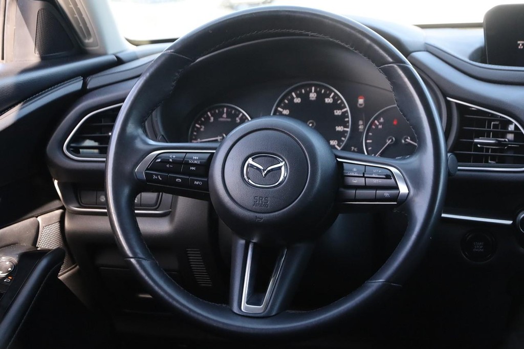 Mazda CX-30 Vehicle Full-screen Gallery Image 23