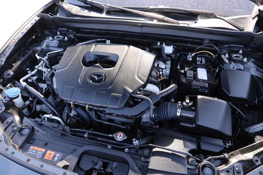 Mazda CX-30 Vehicle Full-screen Gallery Image 27