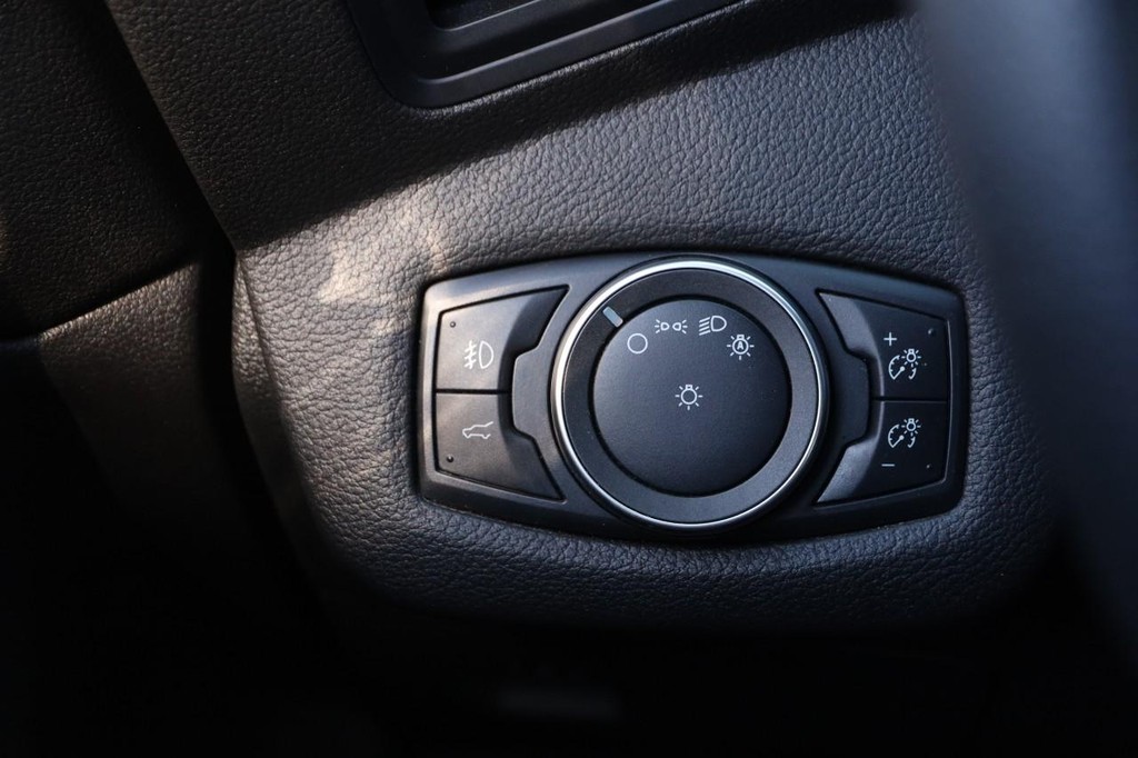 Ford Escape Vehicle Image 18