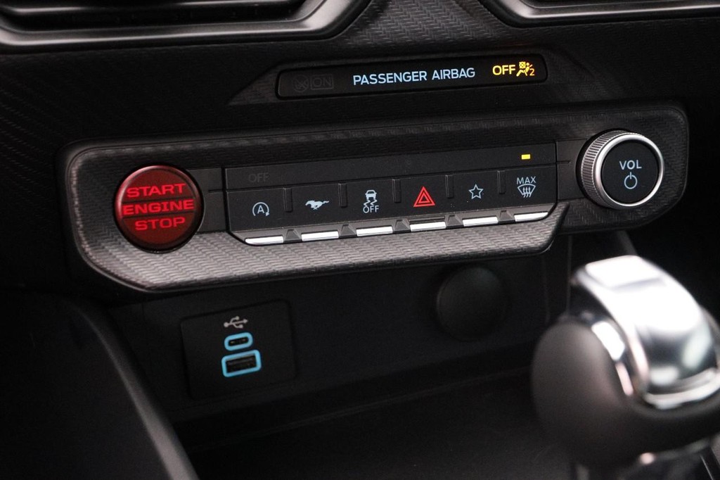 Ford Mustang Vehicle Image 17