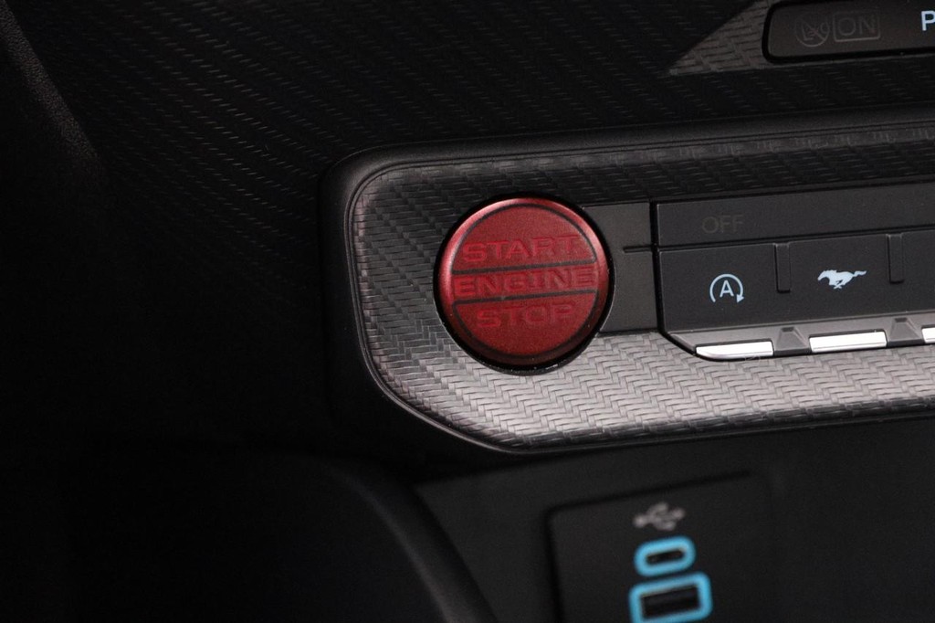 Ford Mustang Vehicle Image 14