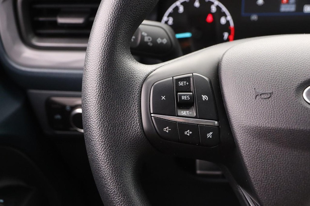 Ford Maverick Vehicle Image 11