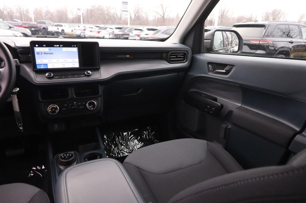 Ford Maverick Vehicle Image 22