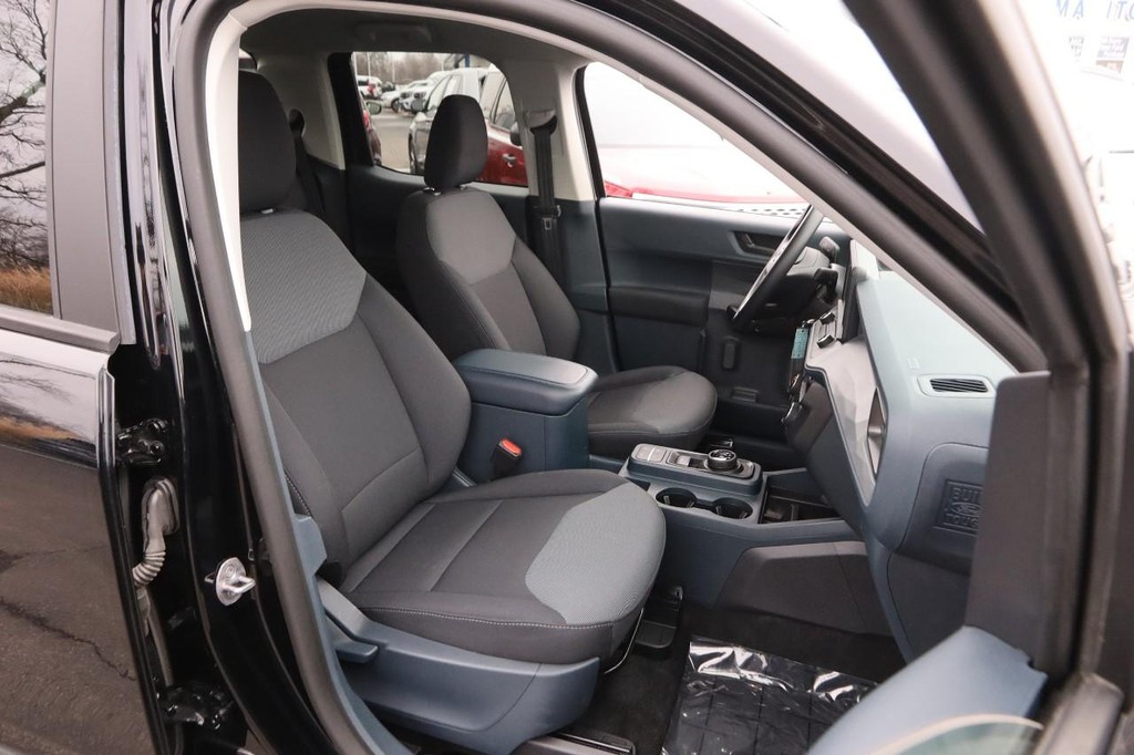 Ford Maverick Vehicle Image 23