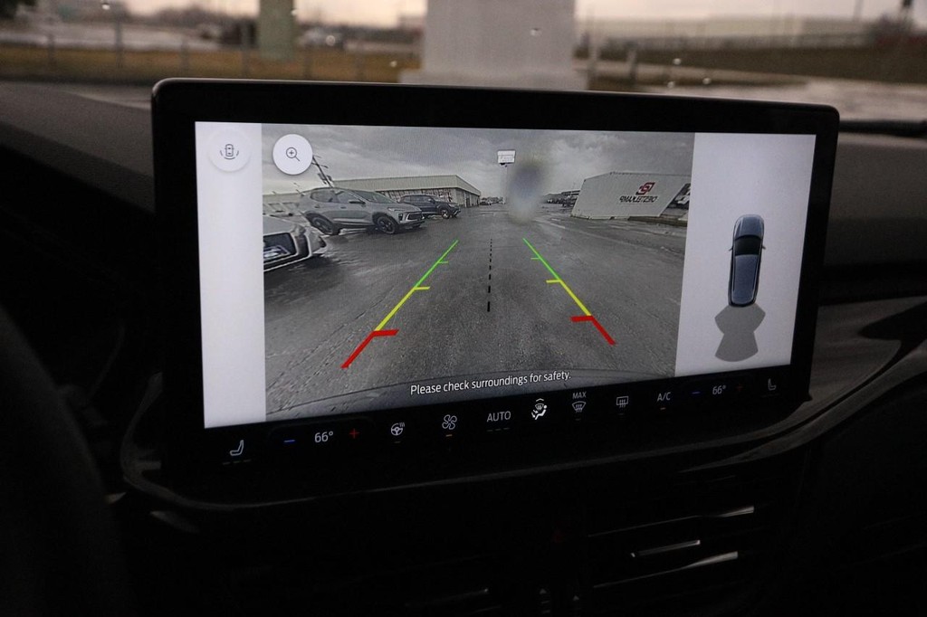 Ford Escape Vehicle Full-screen Gallery Image 16