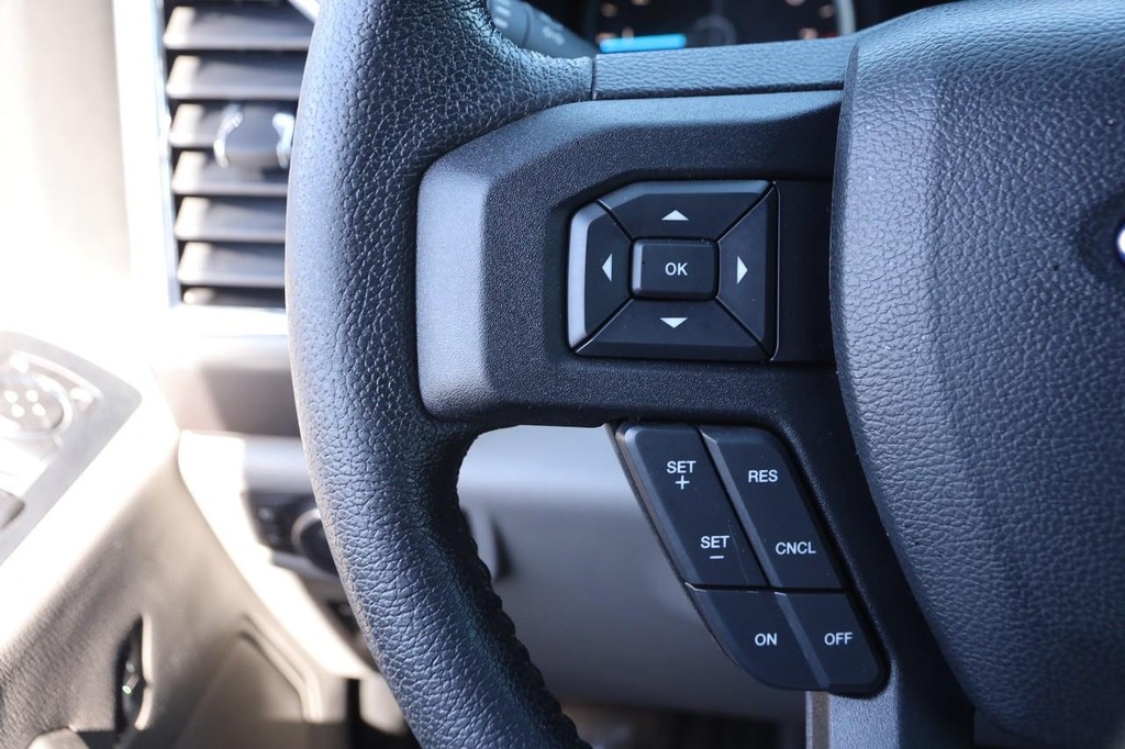 Ford F-150 Vehicle Full-screen Gallery Image 10