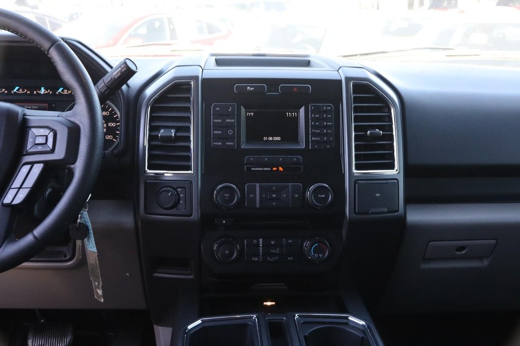 Ford F-150 Vehicle Full-screen Gallery Image 22