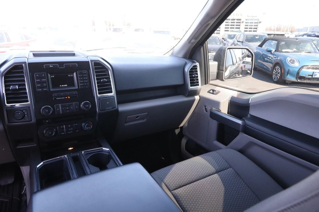 Ford F-150 Vehicle Full-screen Gallery Image 23