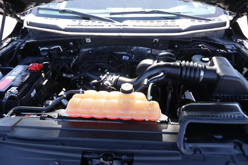 Ford F-150 Vehicle Full-screen Gallery Image 25