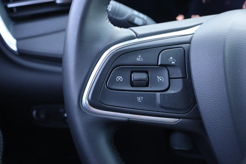 Buick Encore GX Vehicle Full-screen Gallery Image 11