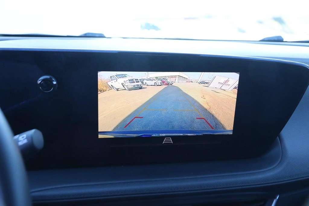 Buick Encore GX Vehicle Full-screen Gallery Image 15