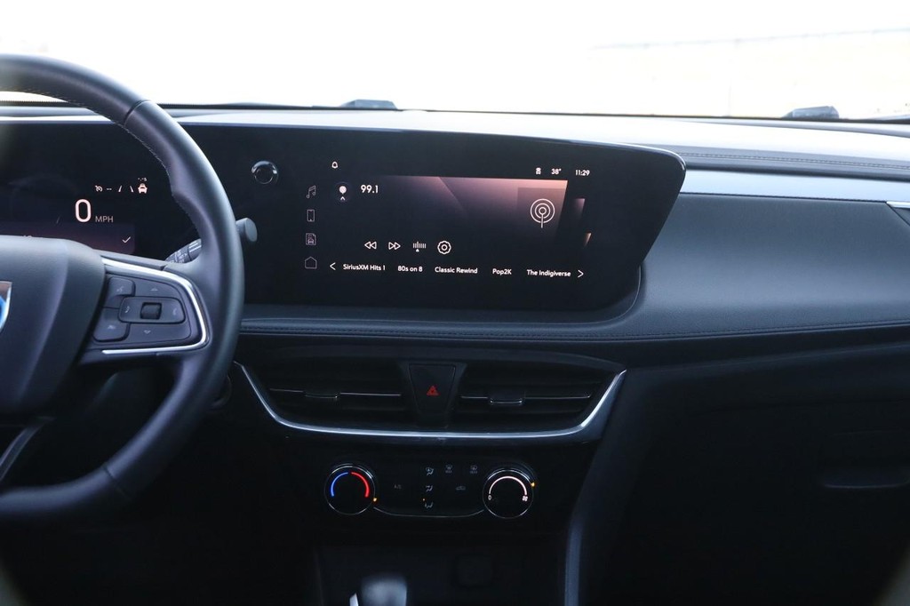 Buick Encore GX Vehicle Full-screen Gallery Image 21